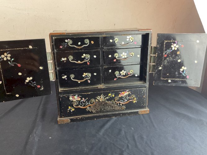 Ancien cabinet de voyage en bois laqué Japon,Tansu,Meiji XIXeme