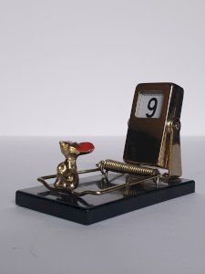 Ancien calendrier perpétuel à bascule tapette à souris