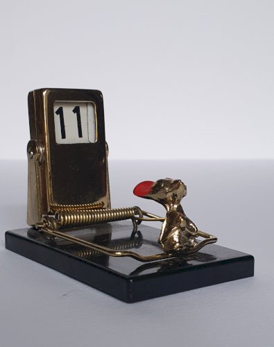 Ancien calendrier perpétuel à bascule tapette à souris