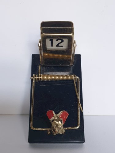 Ancien calendrier perpétuel à bascule tapette à souris