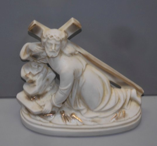 -ANCIEN CALVAIRE BISCUIT BLANC CHRIST PORTANT SA CROIX COLLECTION RELIGION   D