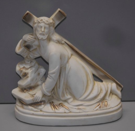 -ANCIEN CALVAIRE BISCUIT BLANC CHRIST PORTANT SA CROIX COLLECTION RELIGION   D