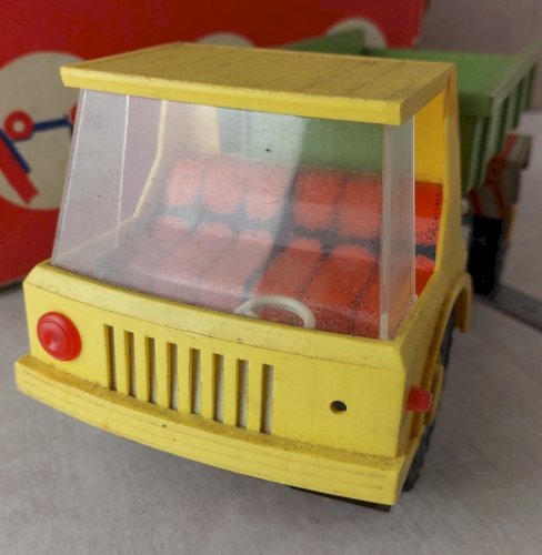 Ancien camion à friction, en tôle et plastique, URSS