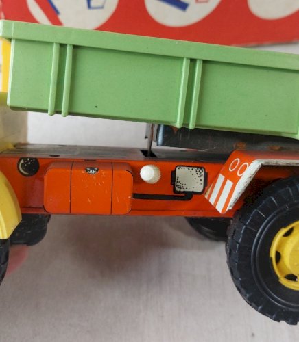 Ancien camion à friction, en tôle et plastique, URSS