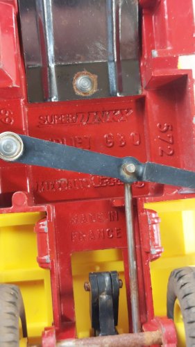 Ancien camion benne, Berliet GBO 572, Dinky Toys ^