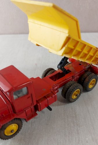 Ancien camion benne, Berliet GBO 572, Dinky Toys ^