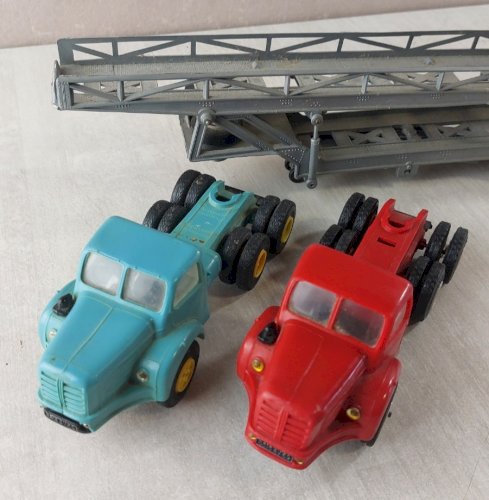 Ancien camion Berliet TBO remorque porte voiture, Norev, 1/43
