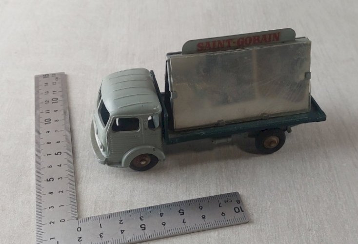 Ancien camion miroitier en tôle, Simca Cargo, Dinky Toys