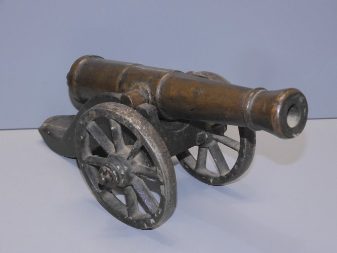-ANCIEN CANON DE REMPART DE PLACE BRONZE sur son AFFÛT BOIS et ROUES BRONZE   D