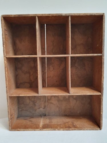 Ancien casier en bois / présentoir artisanal