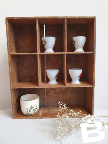 Ancien casier en bois / présentoir artisanal