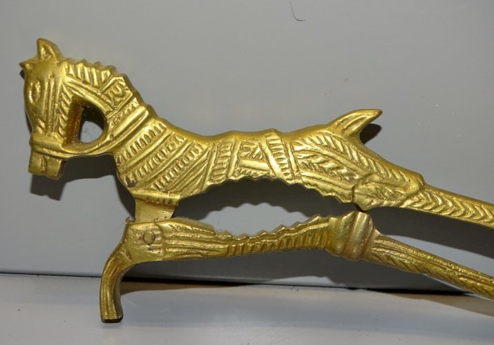 - ANCIEN CASSE NOISETTE BRONZE XXe décor CHEVAL COLLECTION VITRINE  Nutcracker D