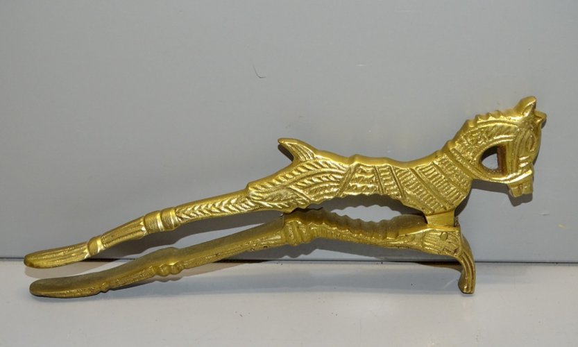 - ANCIEN CASSE NOISETTE BRONZE XXe décor CHEVAL COLLECTION VITRINE  Nutcracker D