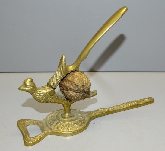- ANCIEN CASSE NOIX BRONZE XXe décor OISEAU OUVRE BOUTEILLE  Nutcracker  D