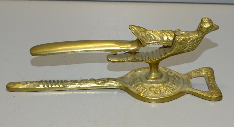 - ANCIEN CASSE NOIX BRONZE XXe décor OISEAU OUVRE BOUTEILLE  Nutcracker  D