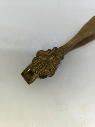 ancien casse noix en bronze en bon etat