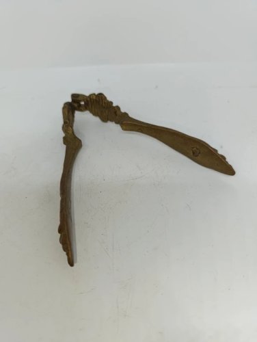 ancien casse noix en bronze en bon etat