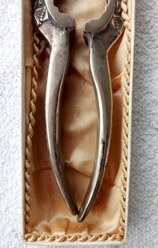 Ancien Casse Noix Métal Argenté Art Nouveau Old  silver metal nutcracker