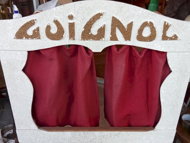 Ancien castelet théâtre marionnettes  Guignol Jouet ancien La Belle Et Clochard
