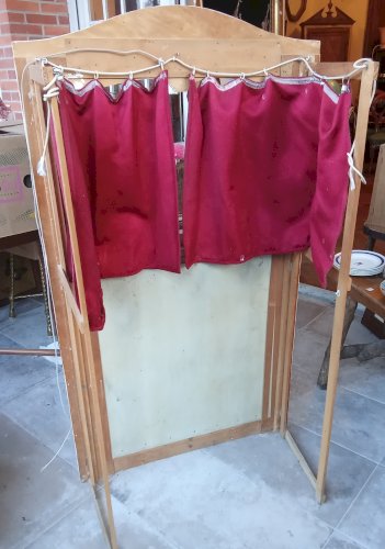 Ancien castelet théâtre marionnettes  Guignol Jouet ancien La Belle Et Clochard