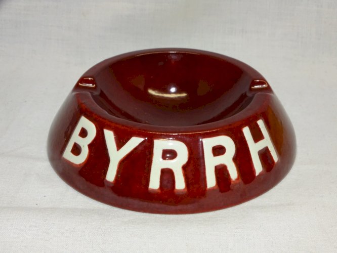 - ANCIEN CENDRIER BYRRH CERAMIQUE ROUGE  ANNEES 50/60 COLLECTION BISTROT   D