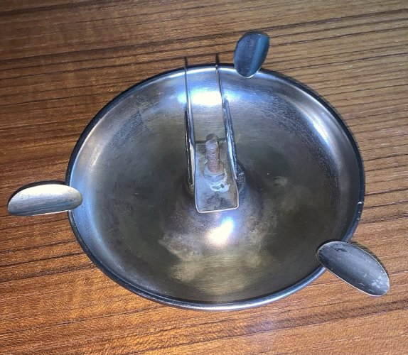 ancien cendrier en métal publicitaire les grandes fromageries SAFR