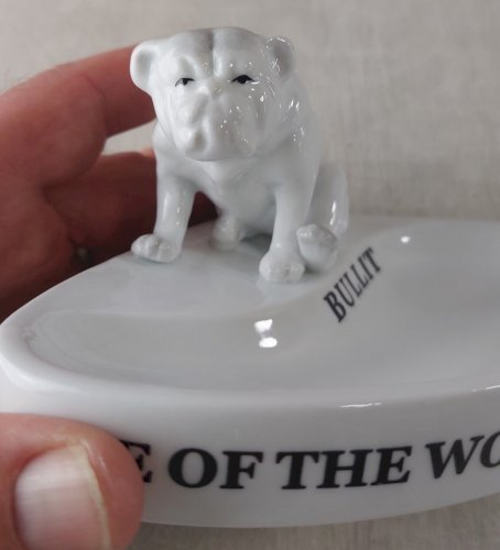 Ancien cendrier publicitaire en porcelaine, décor bulldog, Whisky Bullit