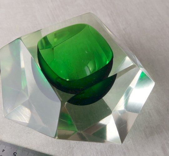 Ancien cendrier, verre de Murano, vert, forme diamant, Sommerso, Flavio Poli