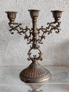 antique 3-branch brass or gilded metal chandelier in good condition