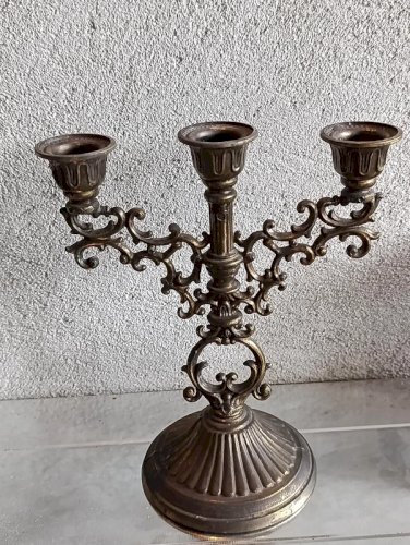 ancien chandelier à 3 banches en laiton ou metal doré en bon etat