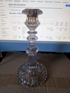 Ancien chandelier grand bougeoir en verre moulé 27 cm