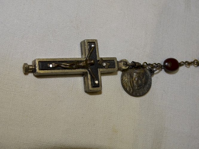 -ANCIEN CHAPELET CROIX RELIQUAIRE AVEC TERRE DES CATACOMBES ROMA JESUS   D