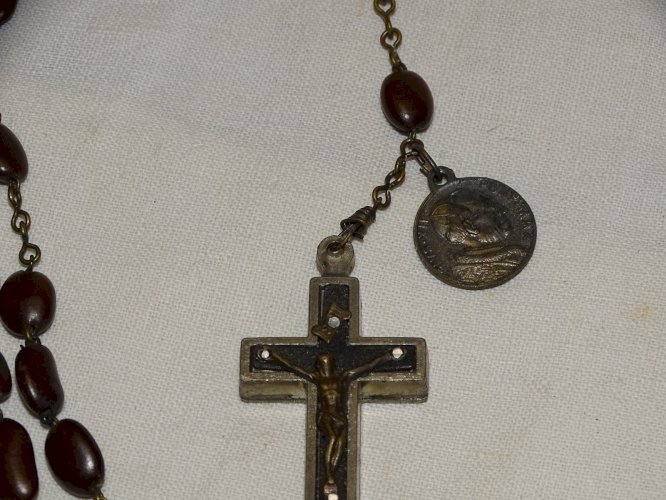 -ANCIEN CHAPELET CROIX RELIQUAIRE AVEC TERRE DES CATACOMBES ROMA JESUS   D