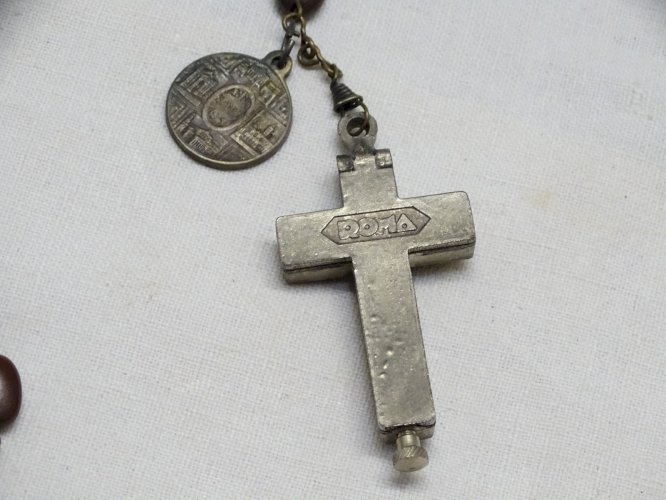 -ANCIEN CHAPELET CROIX RELIQUAIRE AVEC TERRE DES CATACOMBES ROMA JESUS   D