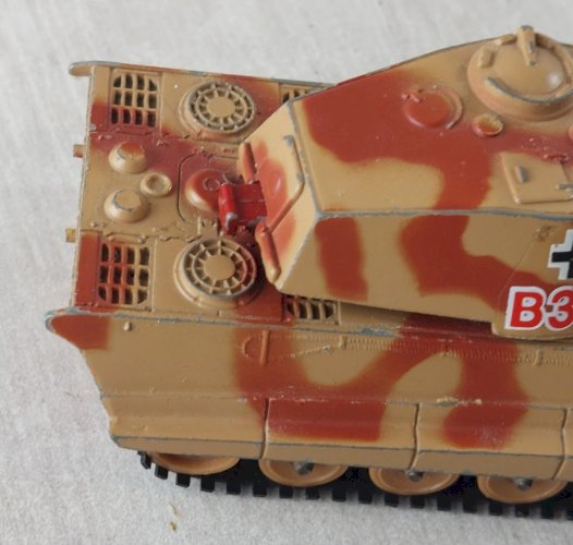 Ancien char, B34, King Tiger, German Heavy Tank, Corgi Toys ^