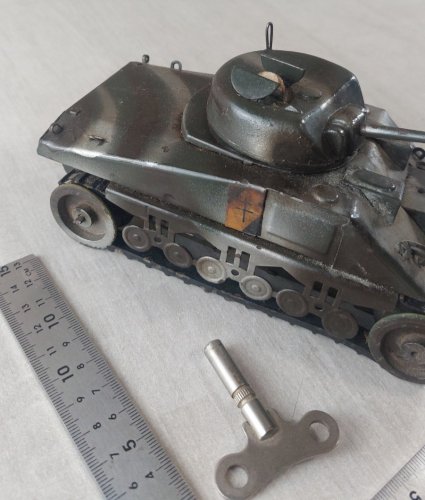 Ancien char / tank, Sherman, Polichinelle, avec clé