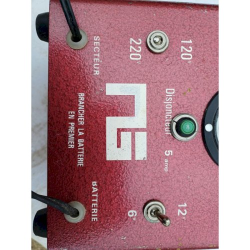 Ancien Chargeur de Batterie Type B 120 V 220 V 12v 6 v