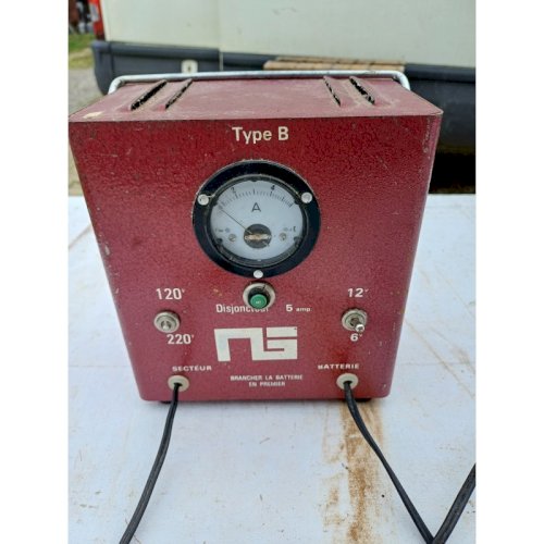 Ancien Chargeur de Batterie Type B 120 V 220 V 12v 6 v