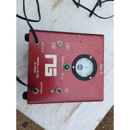 Ancien Chargeur de Batterie Type B 120 V 220 V 12v 6 v