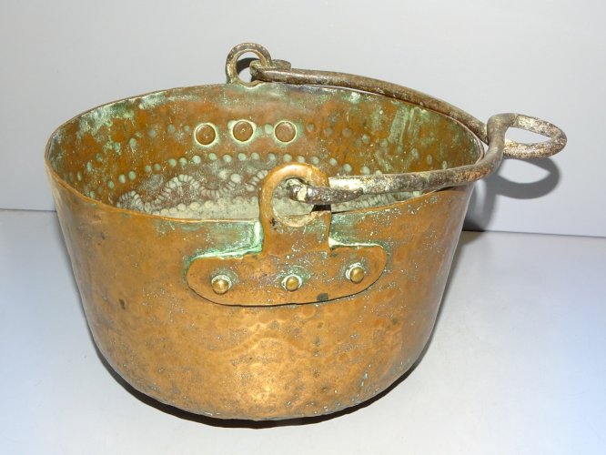 -ANCIEN CHAUDRON CUIVRE BELLE ANSE FER FORGE DECO CHEMINEE CACHE POT    D