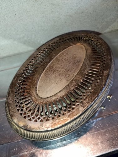 ancien chauffe plat a deux bougies en metal argente en bon etat