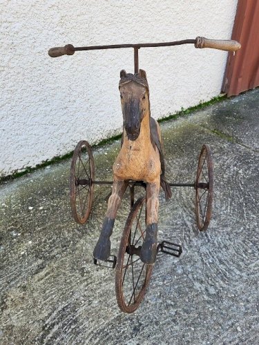 ANCIEN CHEVAL A PEDALES TRICYCLE JOUET REF JE
