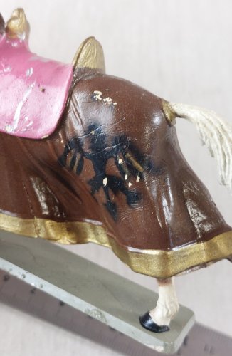 Ancien cheval à robe, en plastique peint, Moyen Age, Starlux