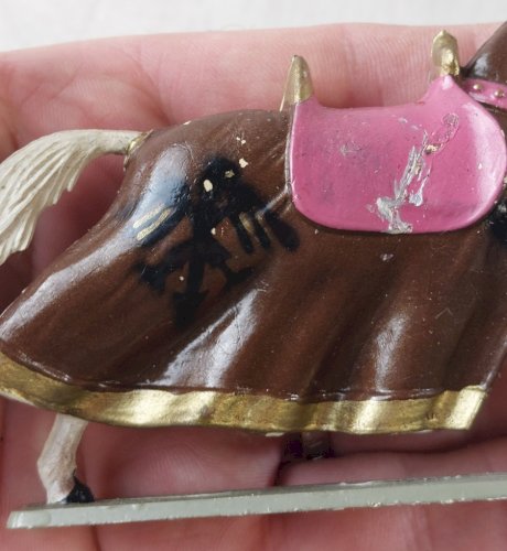 Ancien cheval à robe, en plastique peint, Moyen Age, Starlux