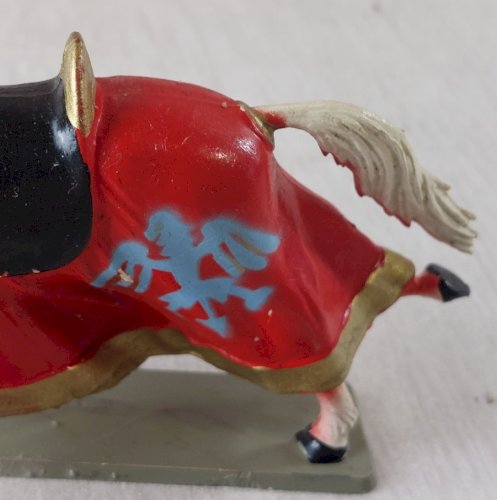Ancien cheval à robe, en plastique peint, Moyen Age, Starlux