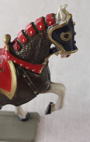 Ancien cheval à robe, en plastique peint, Moyen Age, Starlux