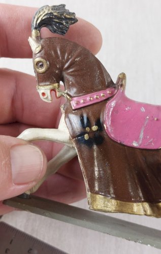 Ancien cheval à robe, en plastique peint, Moyen Age, Starlux