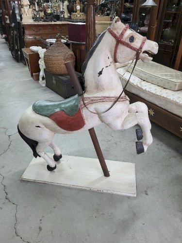 ANCIEN CHEVAL DE MANEGE EN BOIS CARROUSEL