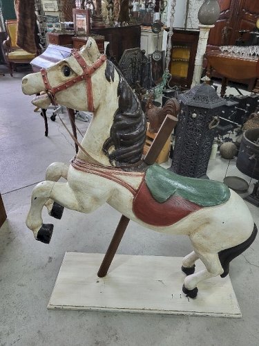 ANCIEN CHEVAL DE MANEGE EN BOIS CARROUSEL