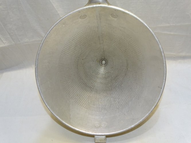 -ANCIEN CHINOIS EN ALUMINIUM MARQUE TOURNUS DECO CUISINE COLLECTION   D